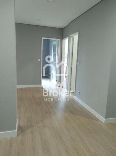 Apartamento T4 para venda em Maximinos, Braga, com garagem.