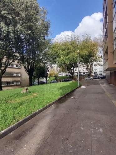 Apartamento T3 para venda em Maximinos, Braga, com garagem,  varanda, numa área total de 97 m2