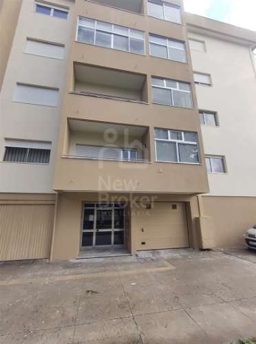 Apartamento T3 para venda em Maximinos, Braga, com garagem,  varanda, numa área total de 97 m2