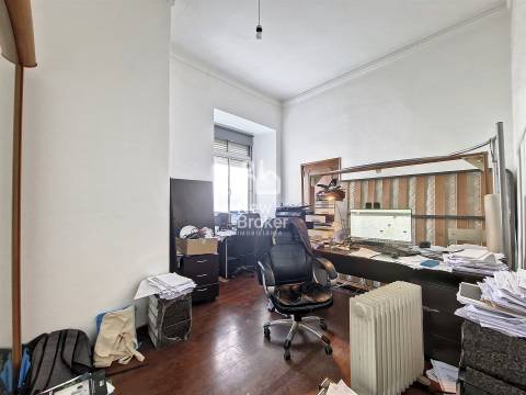 Moradia para Restaurar T7 Venda em Marvila,Lisboa