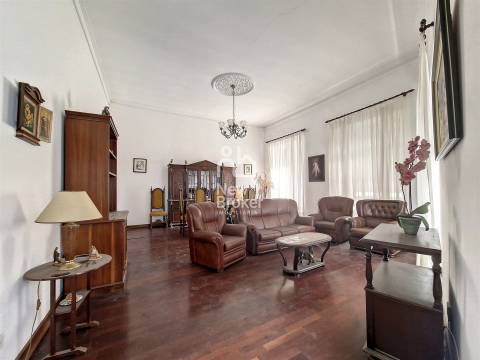 Moradia para Restaurar T7 Venda em Marvila,Lisboa