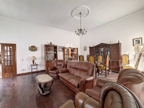 Moradia para Restaurar T7 Venda em Marvila,Lisboa