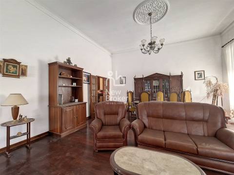 Moradia para Restaurar T7 Venda em Marvila,Lisboa