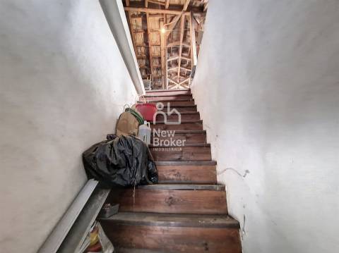 Moradia para Restaurar T7 Venda em Marvila,Lisboa