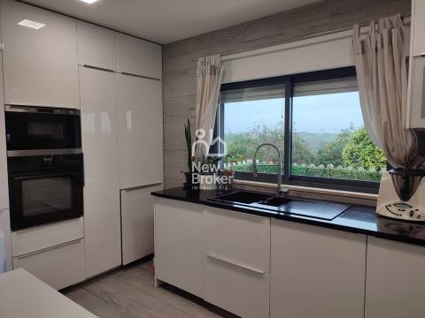 Apartamento T2 Arrendamento em Caparica e Trafaria,Almada