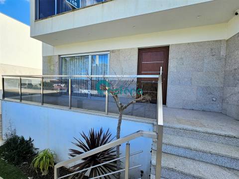 Moradia Geminada T4, Mobilada, Aveiro, Santa Maria da Feira, Lobão