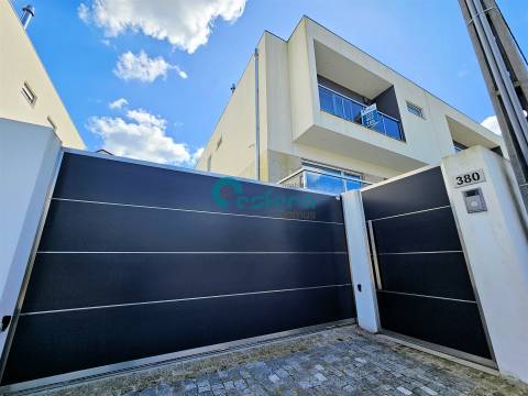 Moradia Geminada T4, Mobilada, Aveiro, Santa Maria da Feira, Lobão