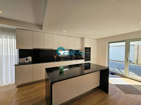 Moradia Geminada T4, Mobilada, Aveiro, Santa Maria da Feira, Lobão