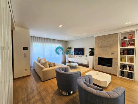 Moradia Geminada T4, Mobilada, Aveiro, Santa Maria da Feira, Lobão