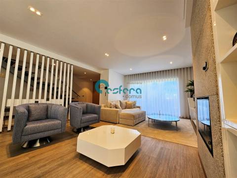 Moradia Geminada T4, Mobilada, Aveiro, Santa Maria da Feira, Lobão