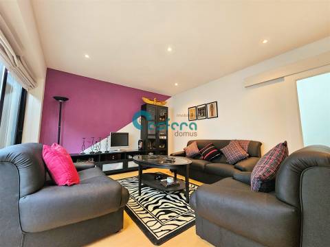 Moradia T5 com Piscina Coberta e Apartamento Independente em Aveleda, Vila do Conde