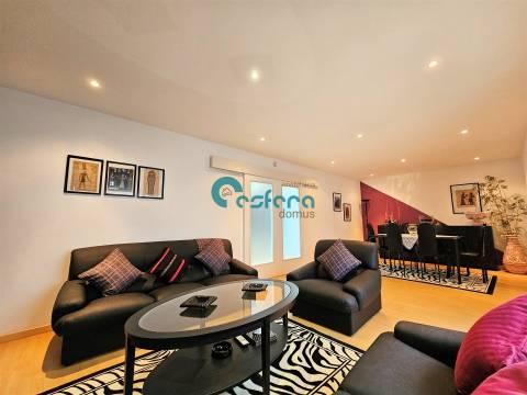 Moradia T5 com Piscina Coberta e Apartamento Independente em Aveleda, Vila do Conde