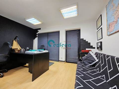 Moradia T5 com Piscina Coberta e Apartamento Independente em Aveleda, Vila do Conde