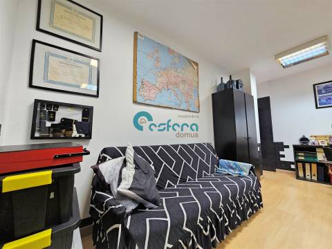 Moradia T5 com Piscina Coberta e Apartamento Independente em Aveleda, Vila do Conde