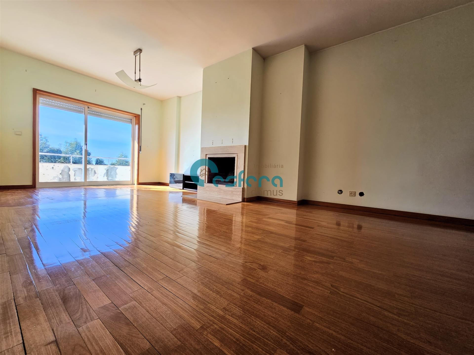 T3+1 com 2 garagens box - Vilar Paraíso, Quinta Rosas, Gaia