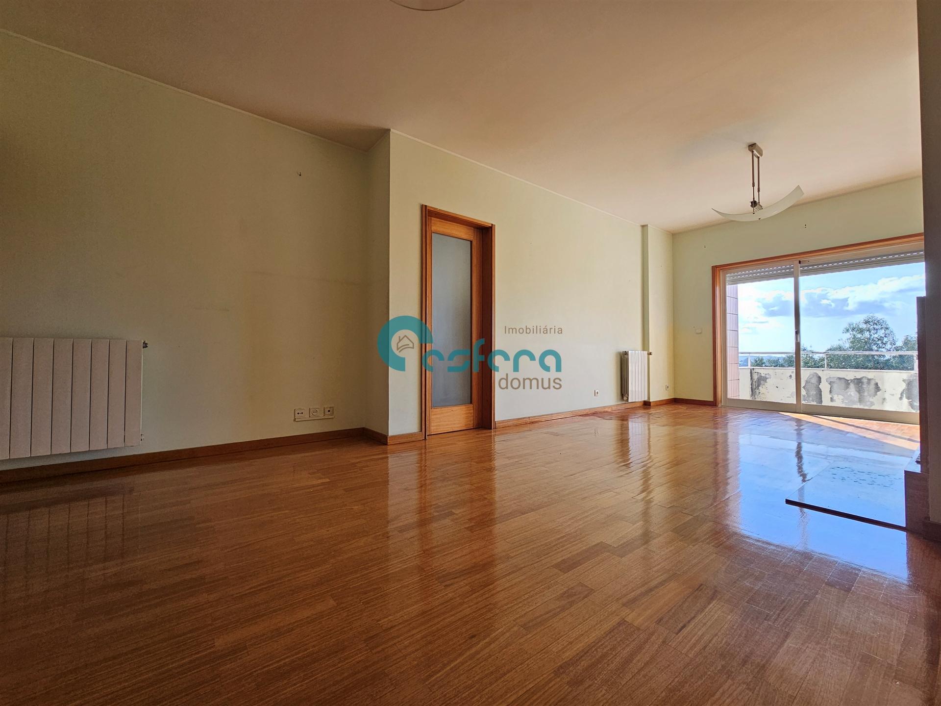 T3+1 com 2 garagens box - Vilar Paraíso, Quinta Rosas, Gaia