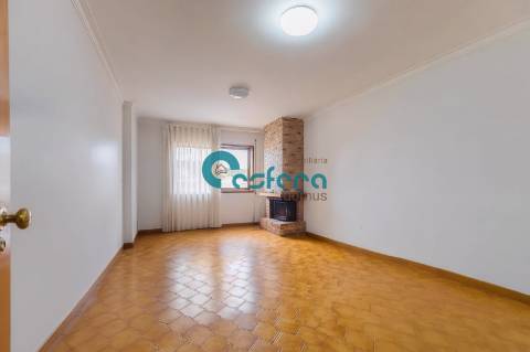 Apartamento T3 Venda em Vilar de Andorinho,Vila Nova de Gaia
