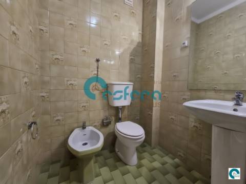 Apartamento T2+1 com Varandas e Garagem em Santa Marinha, Gaia, Porto
