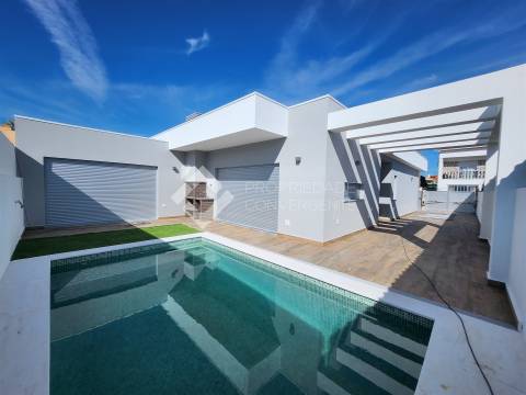 Moradia Isolada T3 - Fernão Ferro