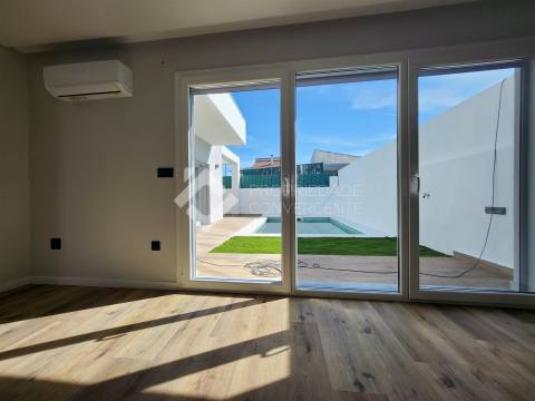 Moradia Isolada T3 - Fernão Ferro