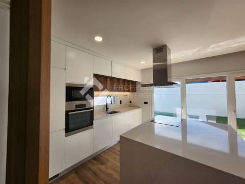 Moradia Isolada T3 - Fernão Ferro