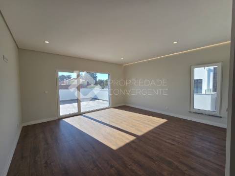 Moradia Isolada T5 Venda em Azeitão (São Lourenço e São Simão),Setúbal