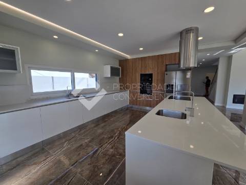 Moradia Isolada T5 Venda em Azeitão (São Lourenço e São Simão),Setúbal