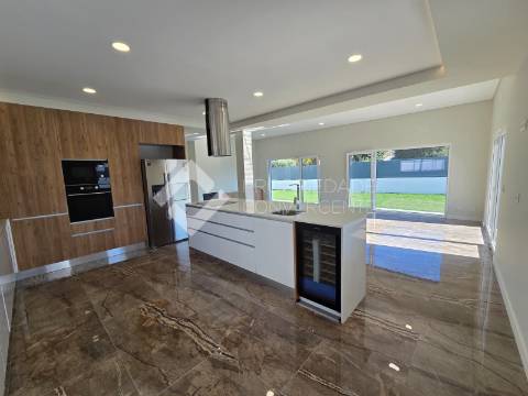 Moradia Isolada T5 Venda em Azeitão (São Lourenço e São Simão),Setúbal