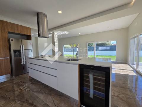 Moradia Isolada T5 Venda em Azeitão (São Lourenço e São Simão),Setúbal