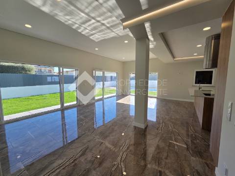 Moradia Isolada T5 Venda em Azeitão (São Lourenço e São Simão),Setúbal