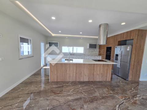 Moradia Isolada T5 Venda em Azeitão (São Lourenço e São Simão),Setúbal