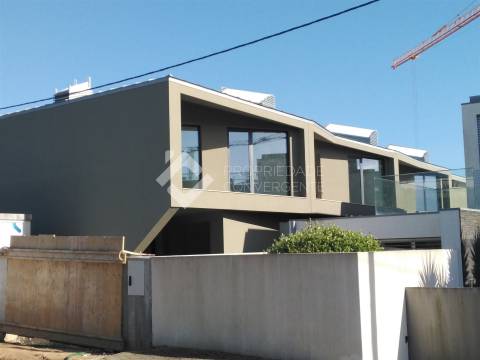 Moradia T3+1 Venda em Canidelo,Vila Nova de Gaia