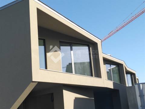 Moradia T3+1 Venda em Canidelo,Vila Nova de Gaia