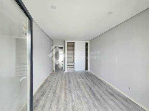 Moradia Geminada T4 Venda em Fernão Ferro,Seixal