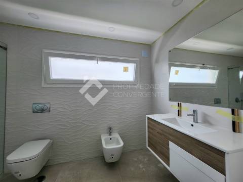 Moradia Geminada T4 Venda em Fernão Ferro,Seixal