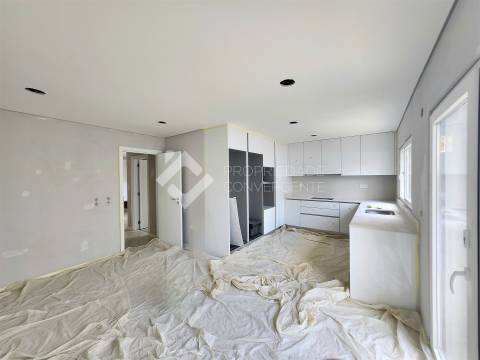 Moradia Geminada T4 Venda em Fernão Ferro,Seixal