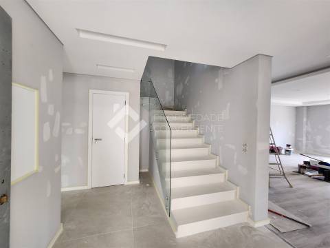 Moradia Geminada T4 Venda em Fernão Ferro,Seixal