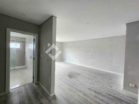 Moradia Geminada T4 Venda em Fernão Ferro,Seixal