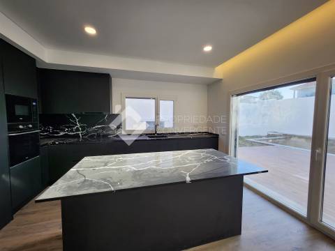 Moradia Isolada T4 Venda em Azeitão (São Lourenço e São Simão),Setúbal