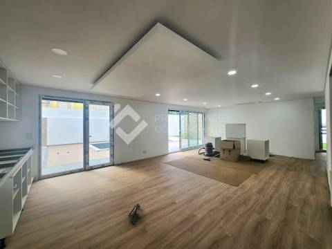 Moradia Isolada T4 Venda em Azeitão (São Lourenço e São Simão),Setúbal