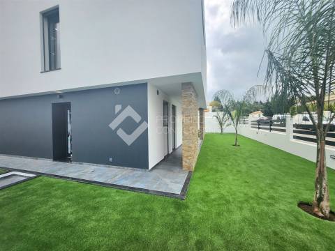 Moradia Isolada T4 Venda em Azeitão (São Lourenço e São Simão),Setúbal