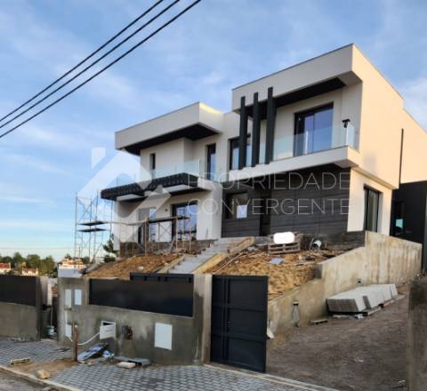 Moradia Isolada T6 Venda em Fernão Ferro,Seixal