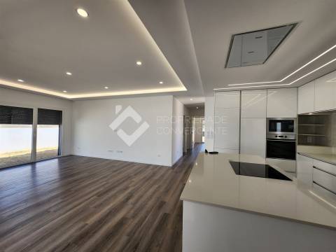 Moradia T4 Venda em Fernão Ferro,Seixal