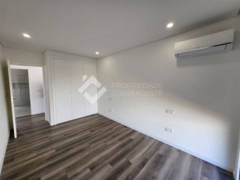 Moradia T4 Venda em Fernão Ferro,Seixal