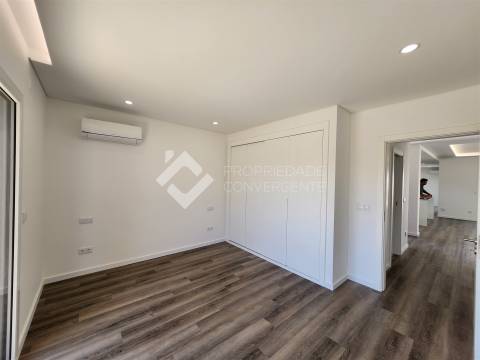 Moradia T4 Venda em Fernão Ferro,Seixal