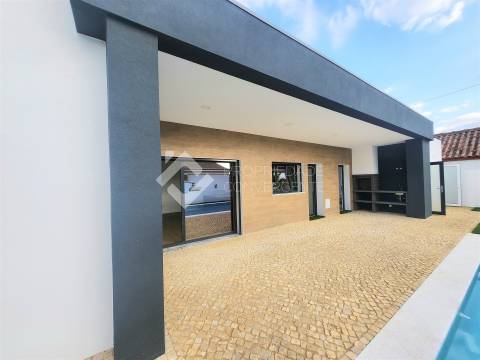 Moradia T4 Venda em Azeitão (São Lourenço e São Simão),Setúbal