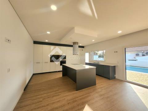 Moradia T4 Venda em Azeitão (São Lourenço e São Simão),Setúbal