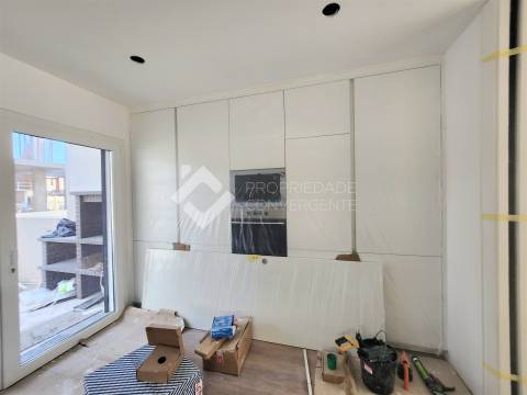 Moradia Geminada T4+1 Venda em Fernão Ferro,Seixal