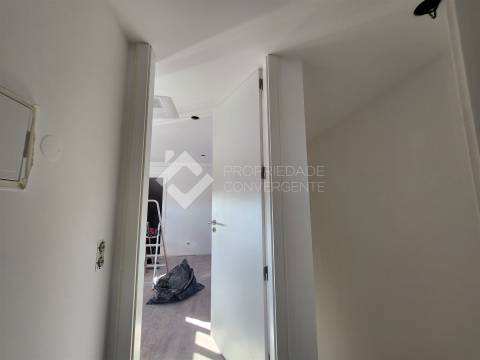 Moradia Geminada T4+1 Venda em Fernão Ferro,Seixal