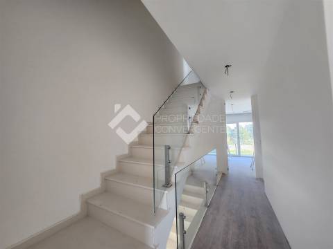 Moradia Geminada T4+1 Venda em Fernão Ferro,Seixal